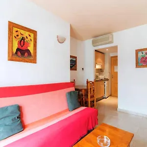 apartamentos-vicenta-carihuela.hotelsinnerja.org/